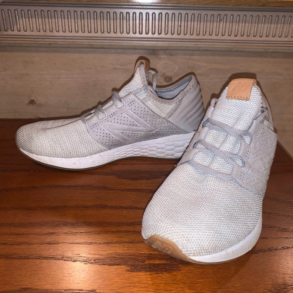 Women’s tennis /athletic shoe size 9 new balance